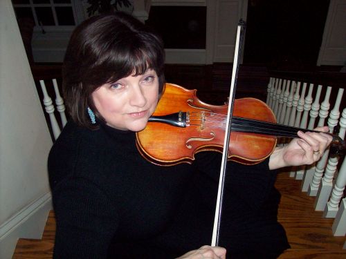 Janet with Fiddle on Steps